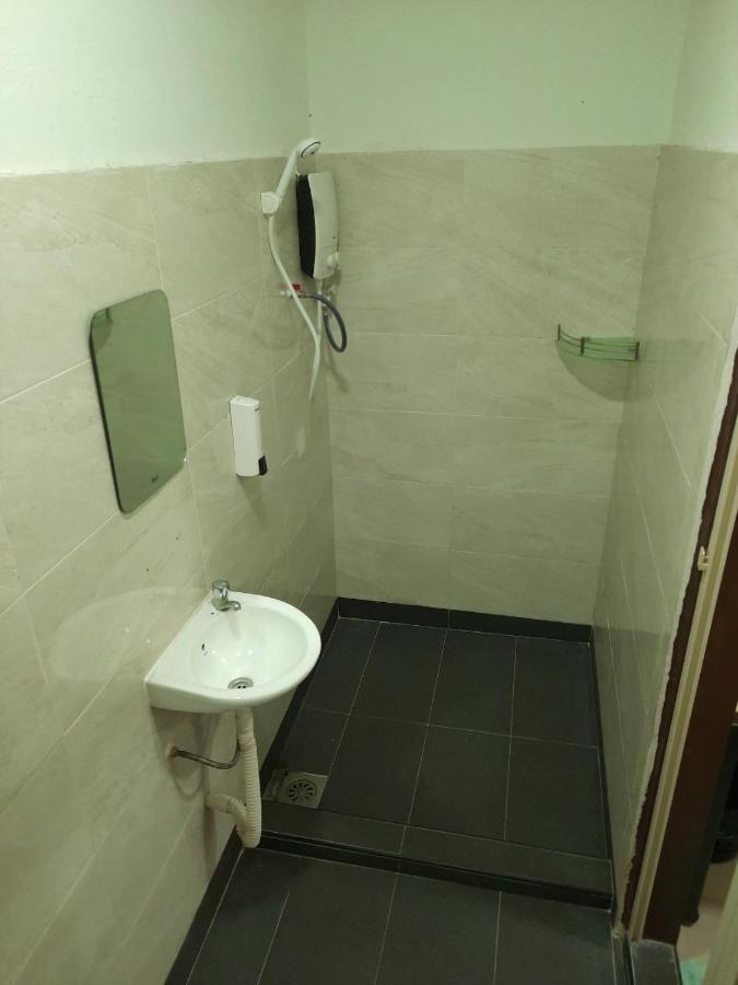 Mn Ferringhi Inn Batu Ferringhi Eksteriør bilde