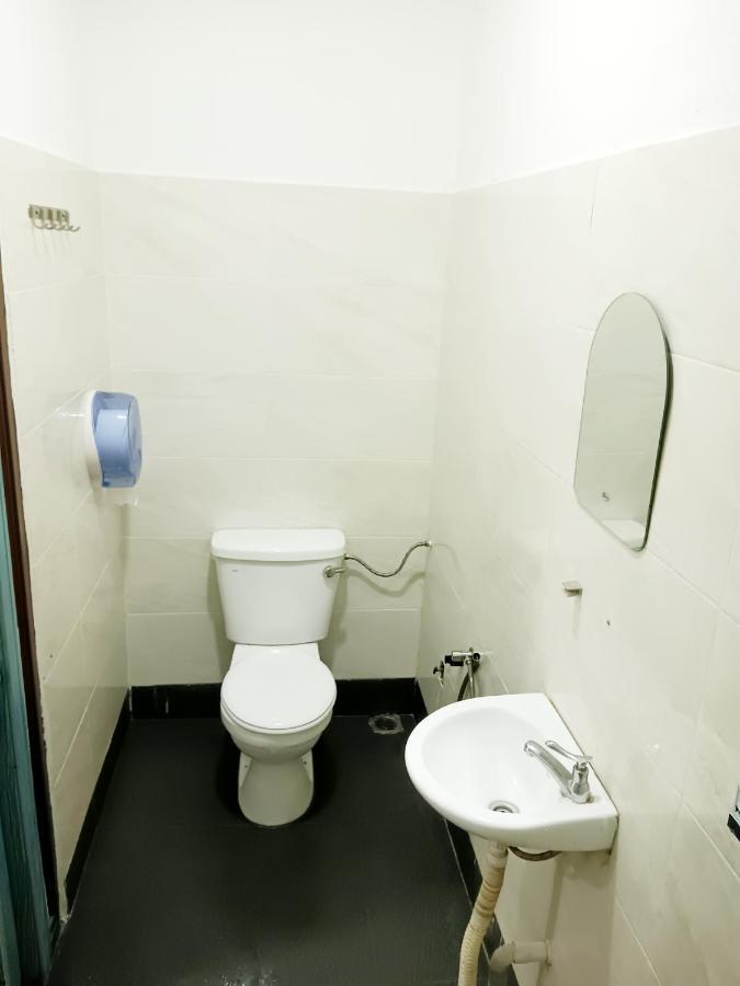 Mn Ferringhi Inn Batu Ferringhi Eksteriør bilde